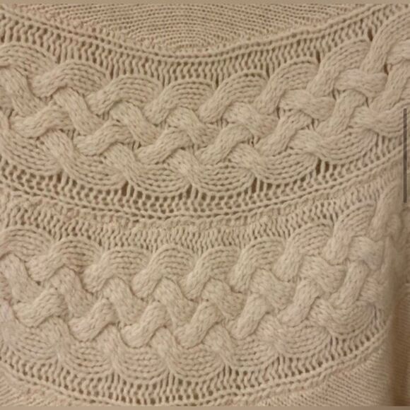 I.B. Diffusion Cream Cable Knit Sweater Medium - Picture 4 of 5